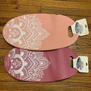 Two piece yoga knee mats